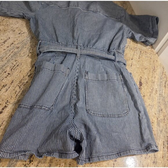 Women Sz 8 Short Sleeve Denim Shorts Romper Universal Thread Blue Stripe Hickory - Picture 9 of 10